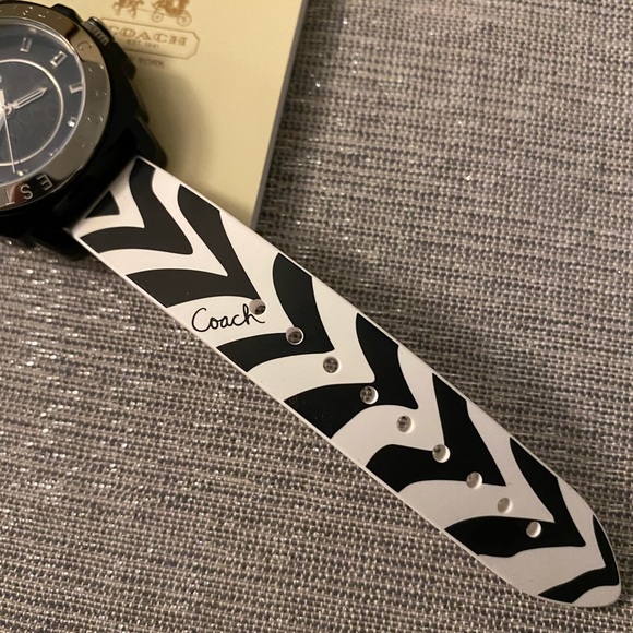 Coach Watch - Picture 4 of 8